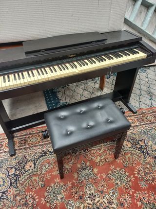 Piano Roland