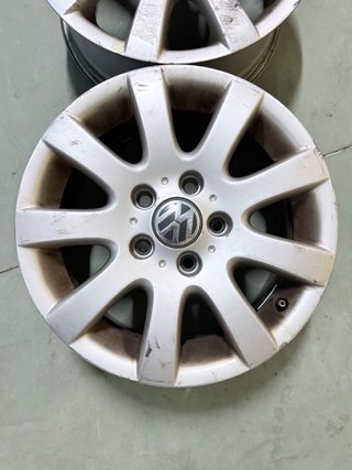 3 Llantas Volkswagen Golf 5
