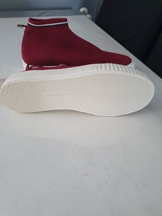 Zapatillas rojas de punto