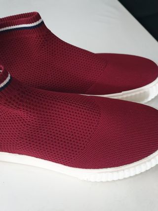 Zapatillas rojas de punto