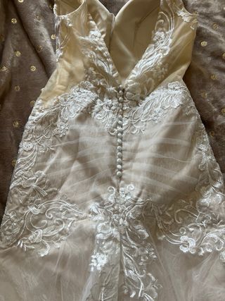 Vestido novia beige y blanco