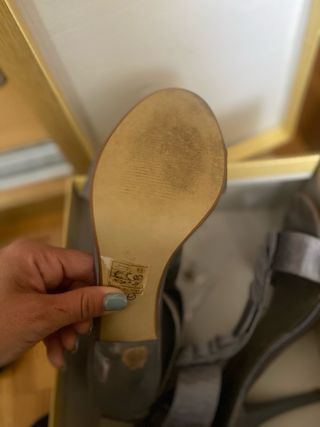 Zapatos tacón gris mujer