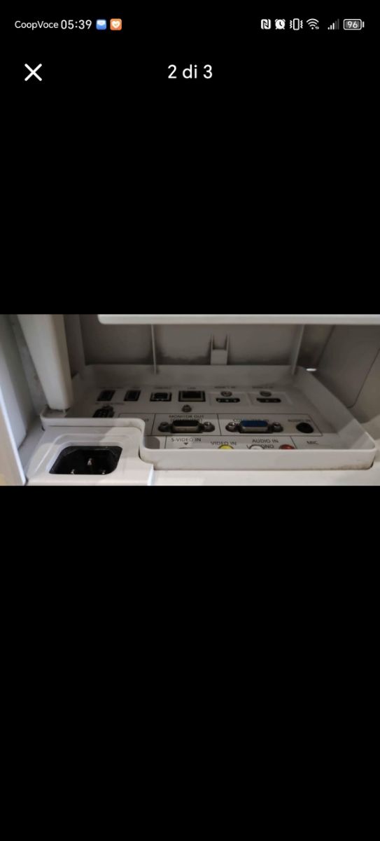 Proiettore NEC bianco compreso di staffa e casse