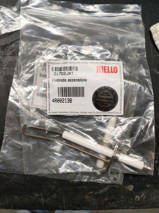 Elettrodo Accensione Riello 4R002138