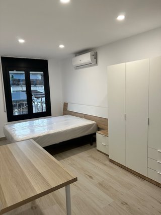 Se alquila habitacion
