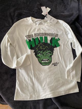 Camiseta Zara Hulk nueva t.10- Manga Larga lenteju