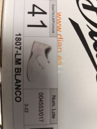 Zuecos nuevos, a estrenar.