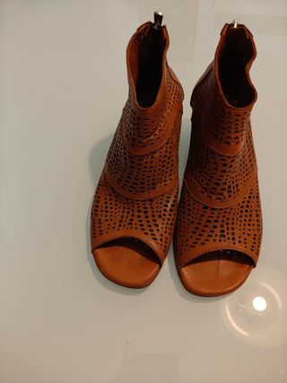 Tronchetti Gardini Marrone Traforati