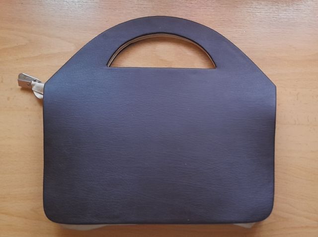 Bolso juvenil sin usar.