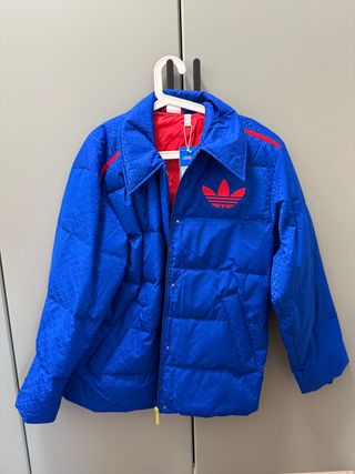 Monogram Puffer Azul eléctrico Adidas