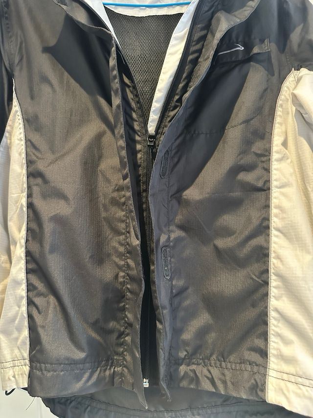 Chubasquero ciclismo mujer blanco-negro