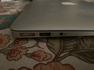 MacBook Air 13" 2017 - 8GB RAM
Ssd 128...A1466