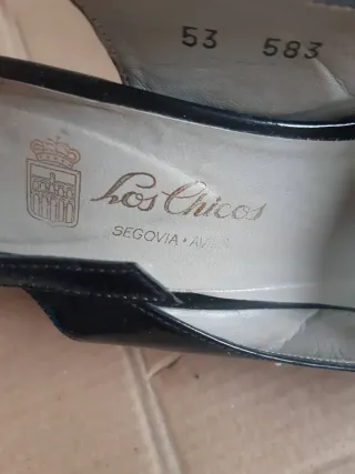 Zapatos tacones negros charol