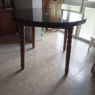 Mesa redonda de camilla vestida y tapete cristal