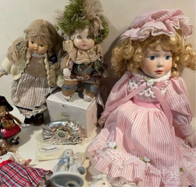 Lotto bambole e oggetti vintage collezionismo