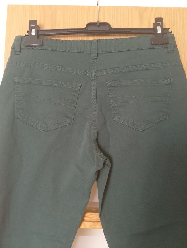 Pantalón vaquero mujer talla 40 marca MILANO. NUEV