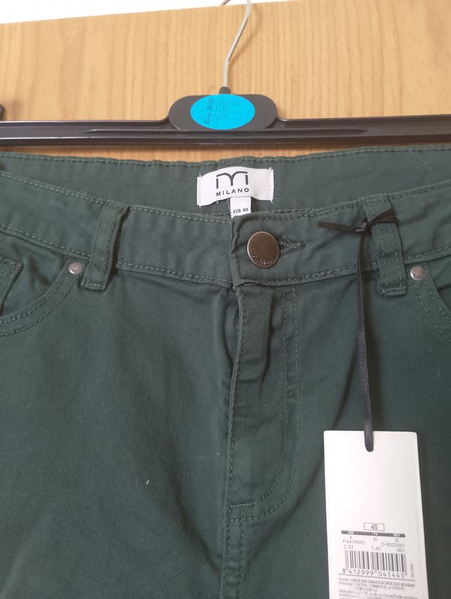 Pantalón vaquero mujer talla 40 marca MILANO. NUEV