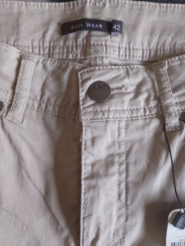 Pantalón mujer talla 42. NUEVO. Marca Easy Wear.