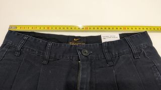 Pantalón NIKE corto Loose Fit Negro talla 28