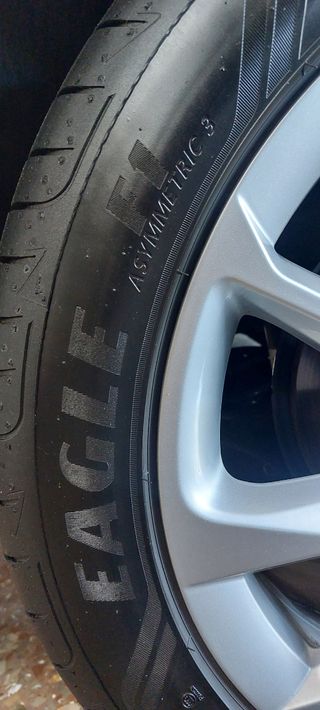 Neumáticos good year,