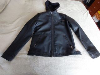 Chaqueta cuero Jack & Jones negra con capucha 