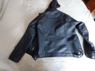 Chaqueta cuero Jack & Jones negra con capucha 