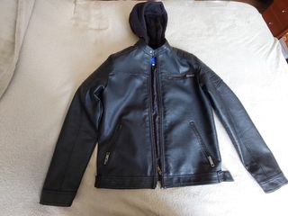 Chaqueta cuero Jack & Jones negra con capucha 