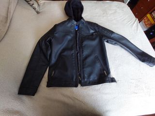 Chaqueta cuero Jack & Jones negra con capucha 