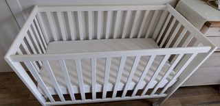 Cuna Ikea con colchón 