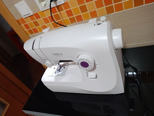 Máquina coser Viola usada una sola vez, nueva
