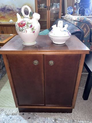 MUEBLE AUXILIAR CLÁSICO