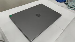 Apple Macbook M1 PRO - SEMINUEVO No11