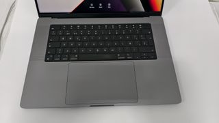 Apple Macbook M1 PRO - SEMINUEVO No11
