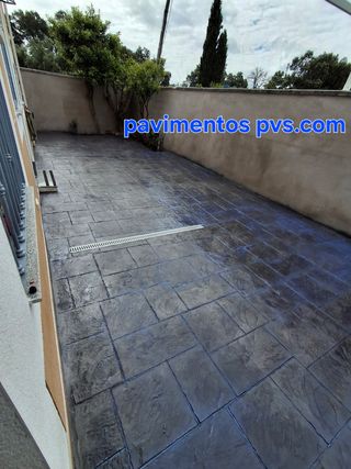 SOLERAS DE HORMIGÓN IMPRESO Y PULIDO