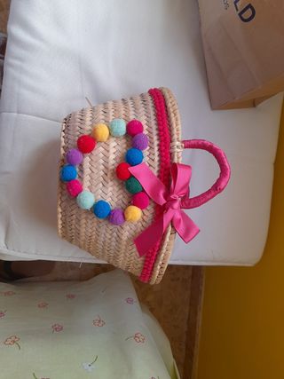 Capazo artesanal niña: beige y rosa