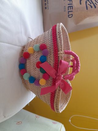 Capazo artesanal niña: beige y rosa