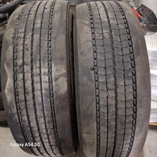 Neumáticos camión usados 315. 70. 22.5. 


