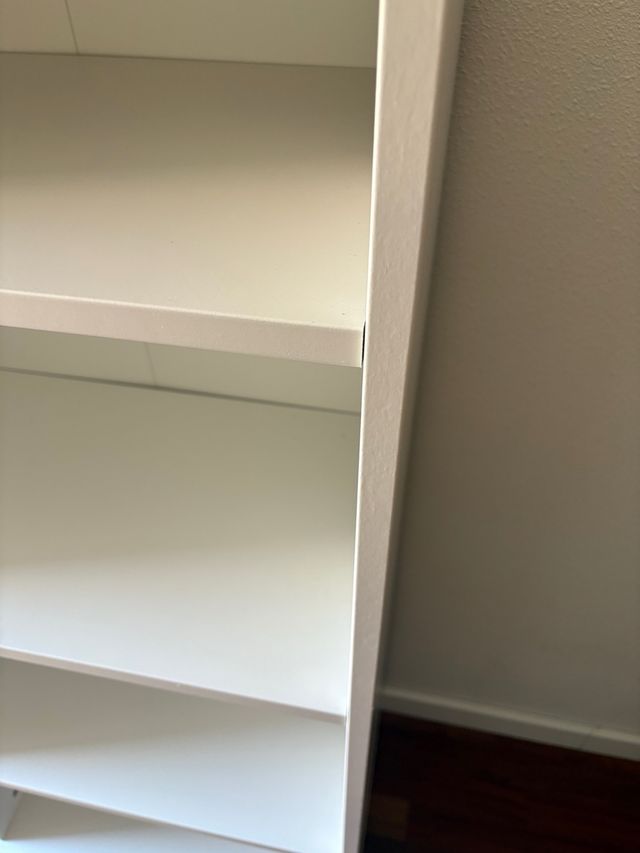 Estante branco Preço negociável