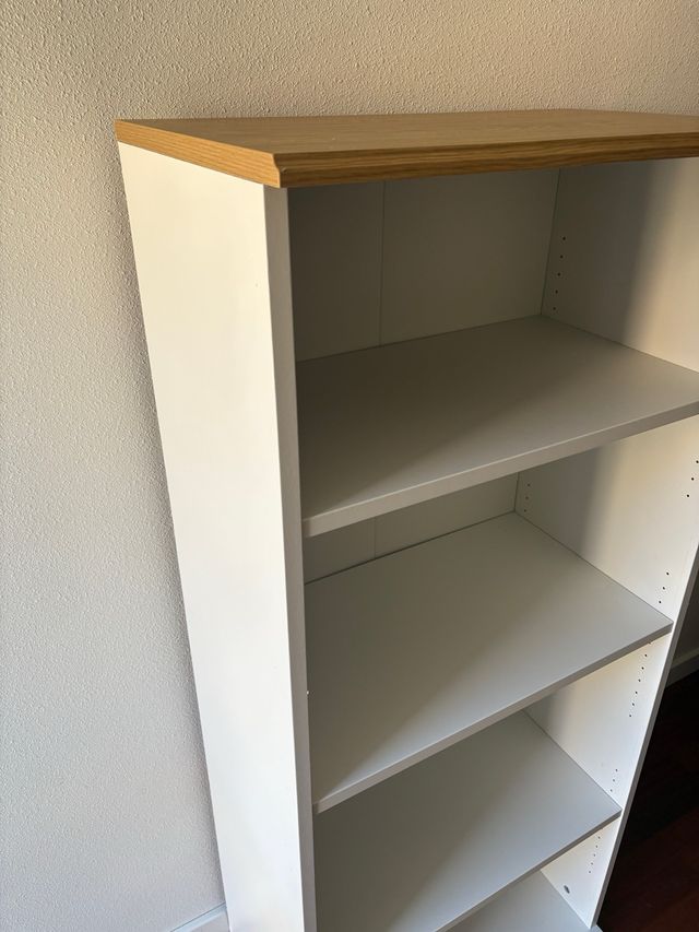 Estante branco Preço negociável