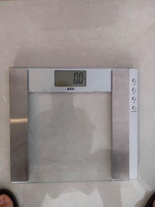 Báscula baño AEG