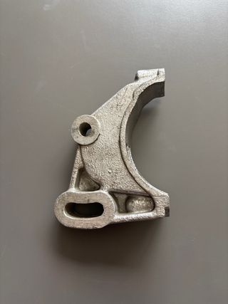 Soporte dinamo Seat 600
