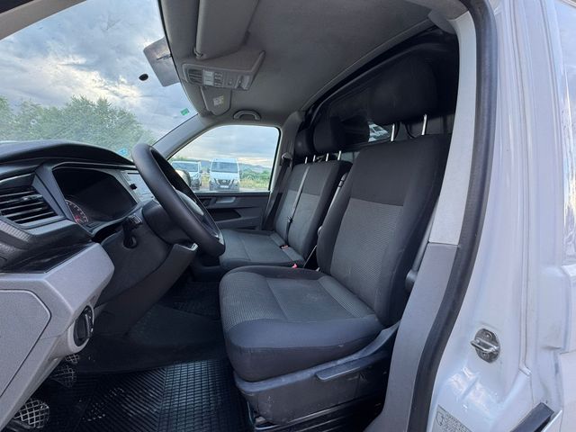 Volkswagen  Transporter furgon  AÑO: 2021 **110CV*