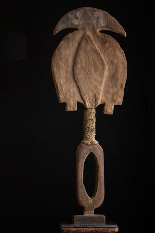 Relicario Kota Obamba grande.