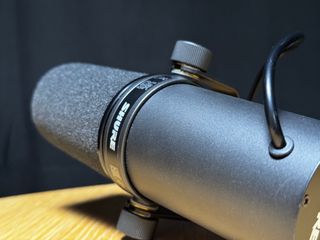 CASI NUEVO: Microfono vocal podcast Shure SM7B XLR