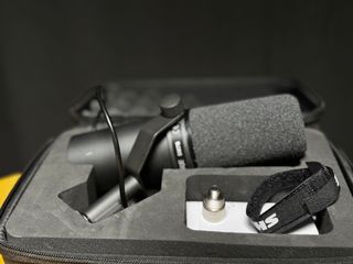 CASI NUEVO: Microfono vocal podcast Shure SM7B XLR