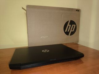 Portátil HP Gaming Pavilion en su caja original