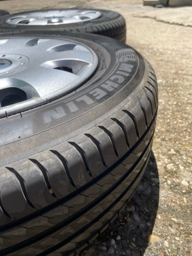 4 Neumáticos Michelin 15" VW