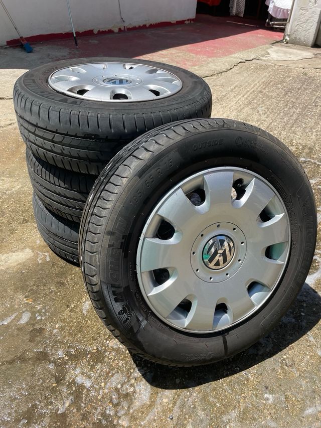 4 Neumáticos Michelin 15" VW