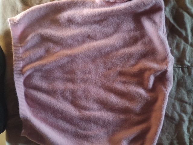 Maglione rosa lavorato a maglia