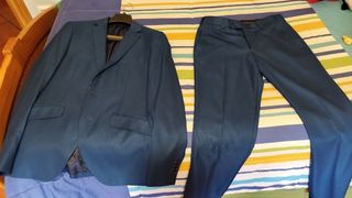 Traje azulon impecable
